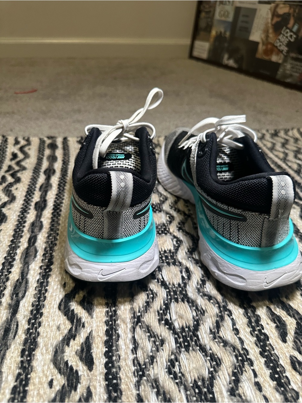Nike Women's Black/Gray/Teal Running Sneakers - Picture 2 of 3